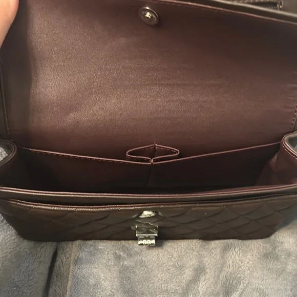 Elegant Brown Quilted Chain Shoulder Bag - Picture 3 of 3